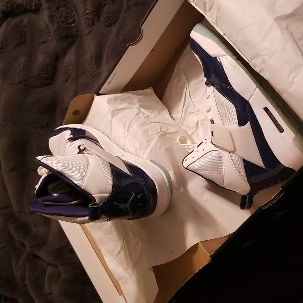 Jordan Flight 45 - Picture 3 of 4